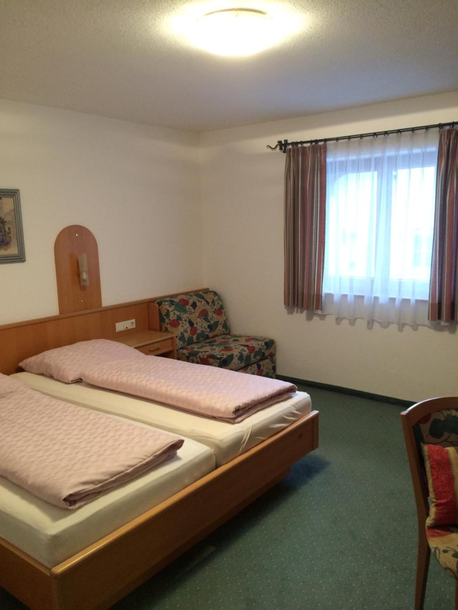 Hotel Haus Erwin Spiss Sankt Anton am Arlberg Esterno foto